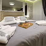 ベッド・アンド・ブレックファスト Luxury Kadena