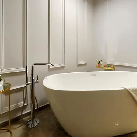 B&B Luxury Kadena 4*