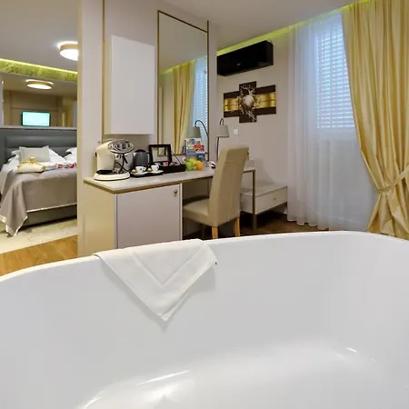 Luxury Kadena 자다르