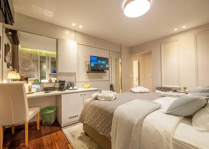 Luxury Kadena Bed & Breakfast 4*