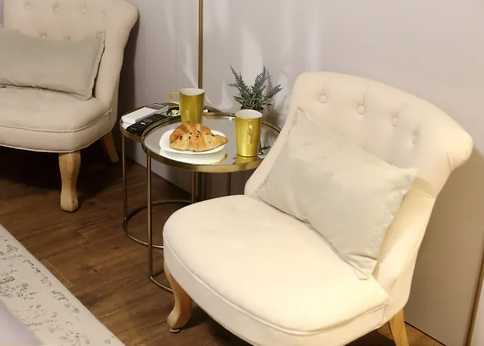 Bed & Breakfast Luxury Kadena 4*