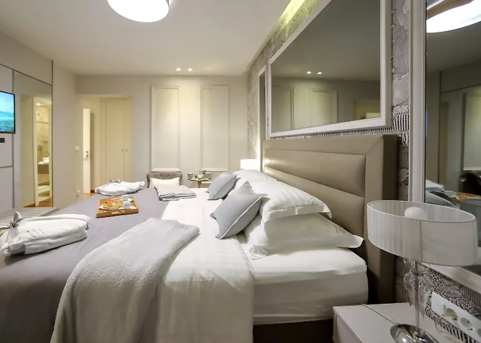 Bed & Breakfast Luxury Kadena 4*