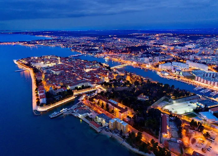 Bed & Breakfast Luxury Kadena 4*