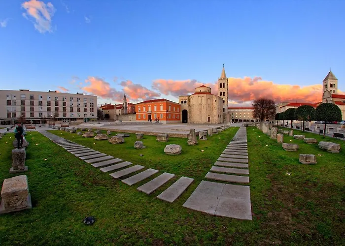 Bed & Breakfast Luxury Kadena 4*