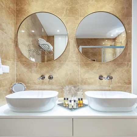Luxury Kadena Bed & Breakfast