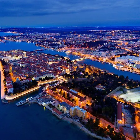 Bed & Breakfast Luxury Kadena 4*