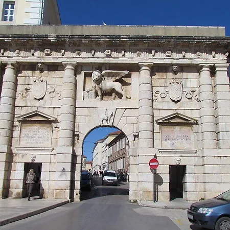 Luxury Kadena Alojamento de Acomodação e Pequeno-almoço Zadar