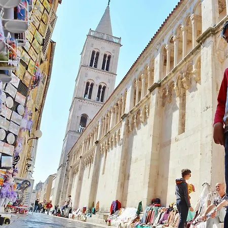 Bed & Breakfast Luxury Kadena 4*