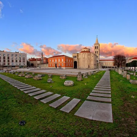 Bed & Breakfast Luxury Kadena 4*